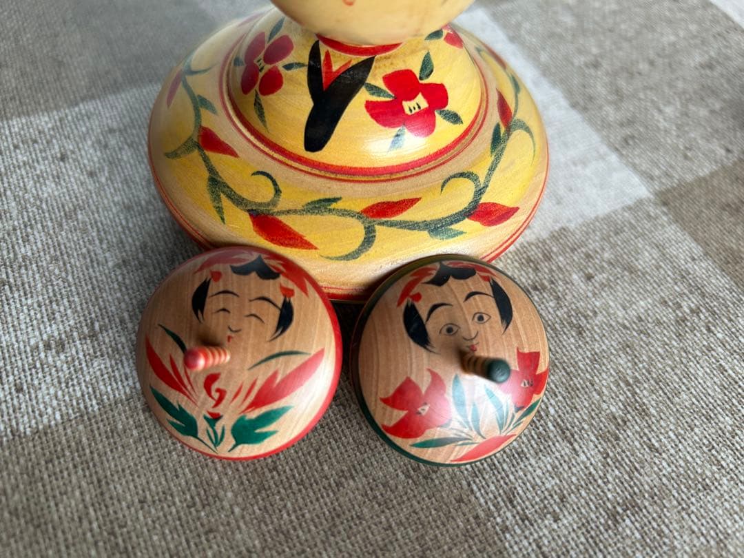 象嵌つきえじここけし、コマ入り