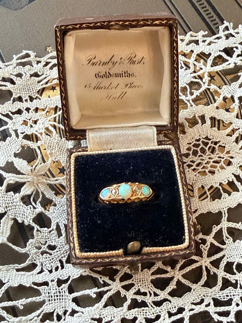 ジュエリーボックス　イギリス　アンティーク ブラウンリングケース