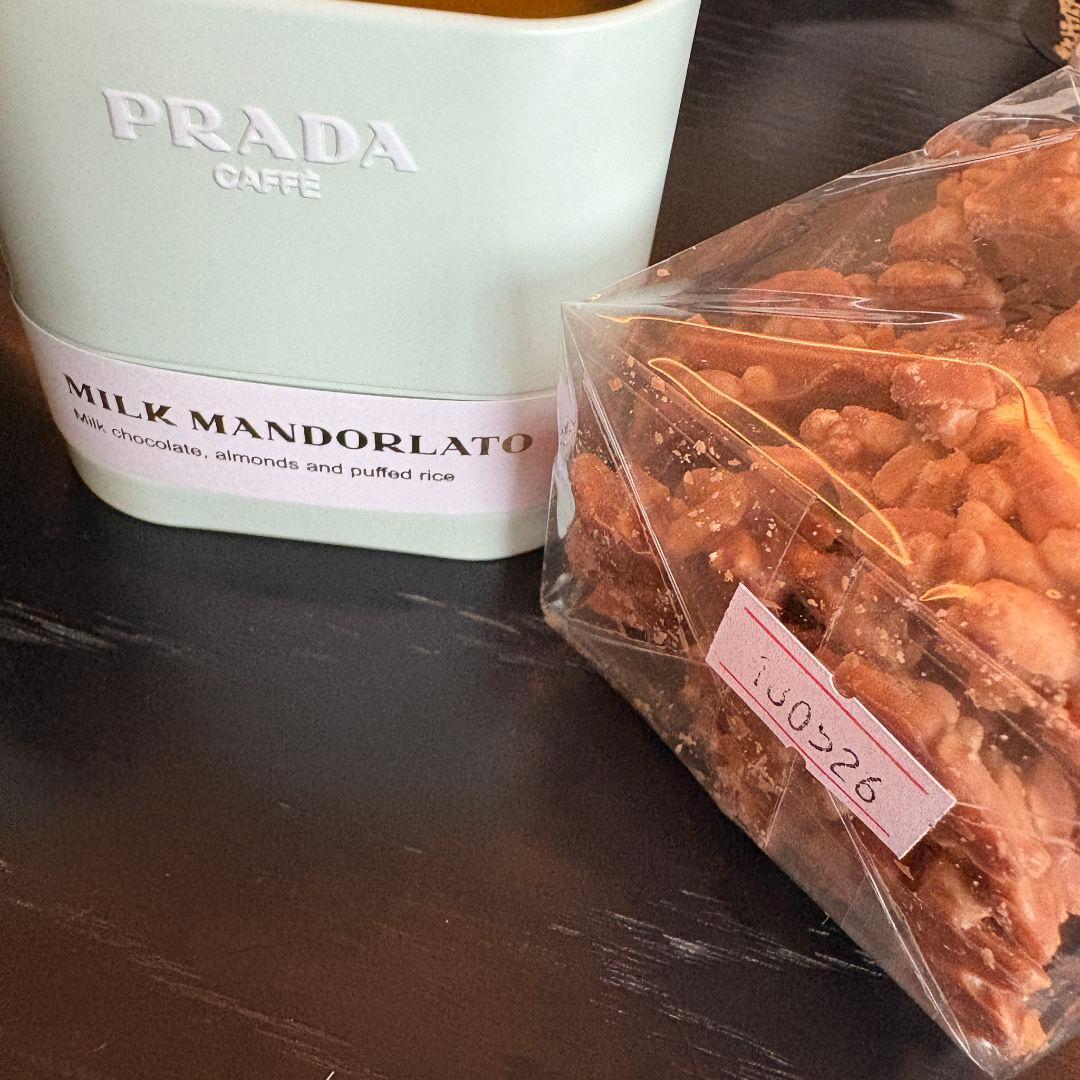 プラダカフェ限定品チョコバレンタイン海外限定品