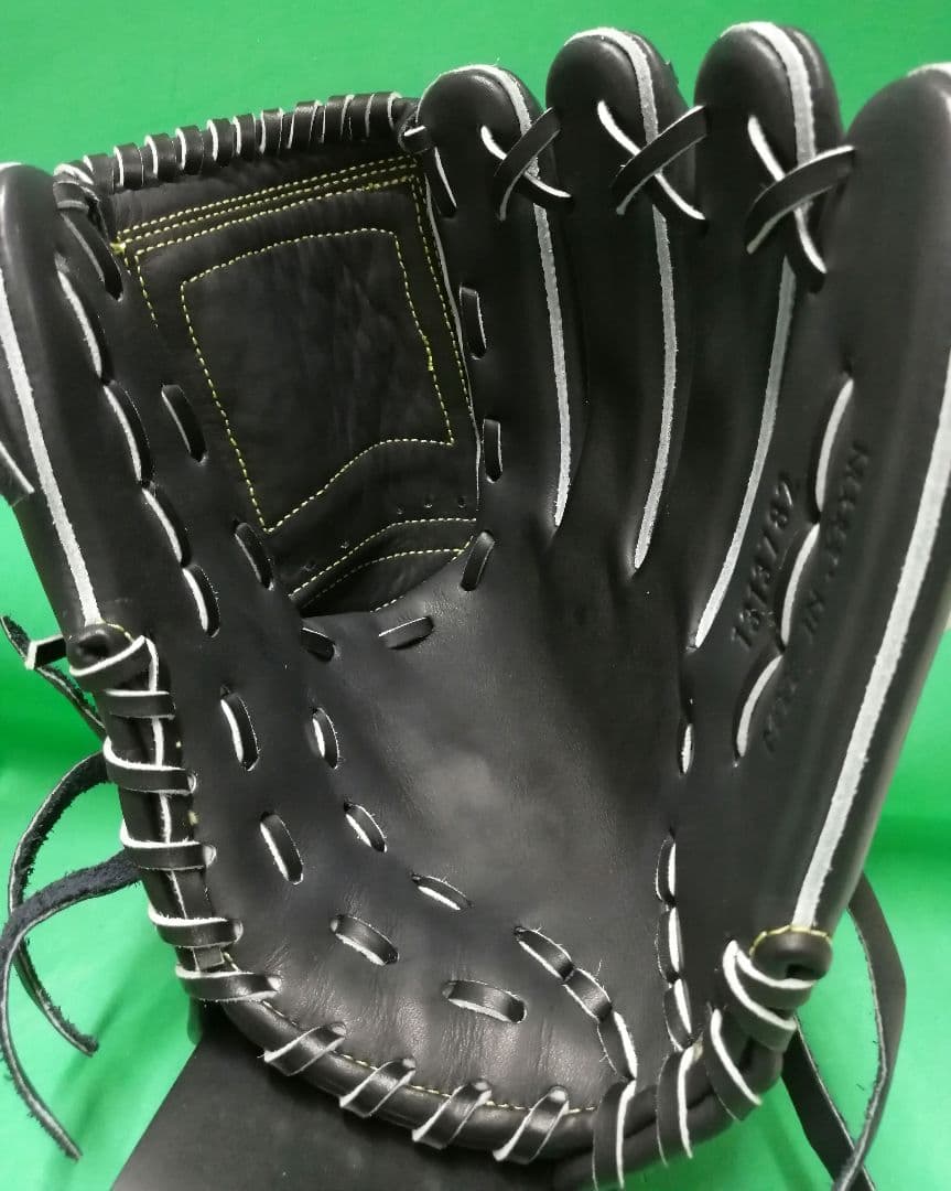 473.絶版!!UNDER ARMOUR硬式グラブ