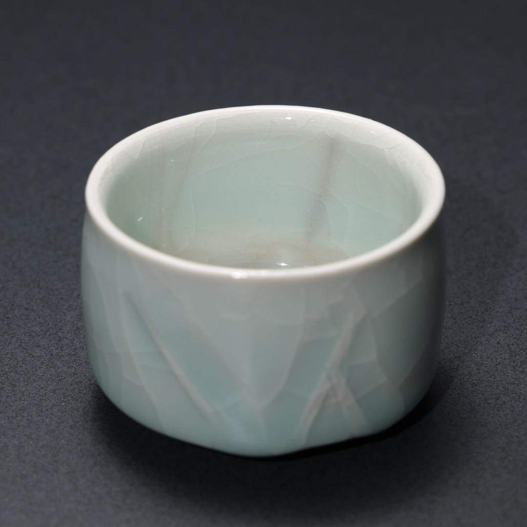 【ぐい呑・盃】 青磁ぐい呑み 加藤幸兵衞作　美品　共箱 R1186ダU