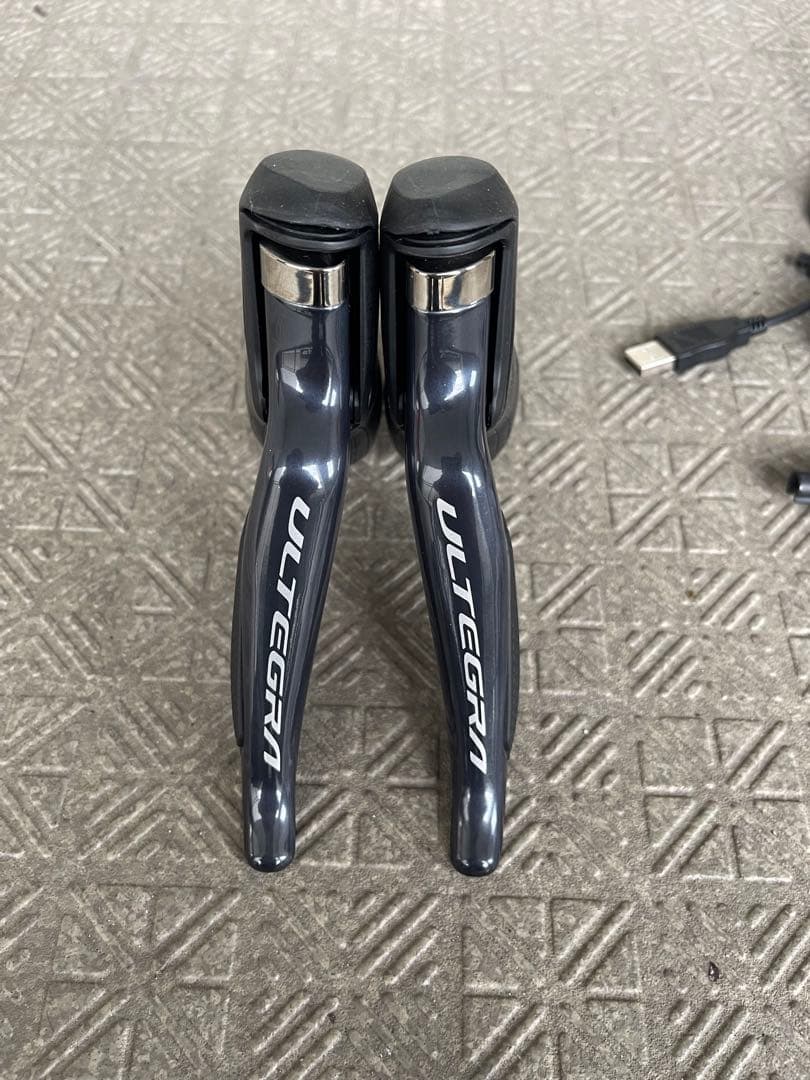 シマノ アルテグラ Di2 R8050 電動コンポ 充電器付