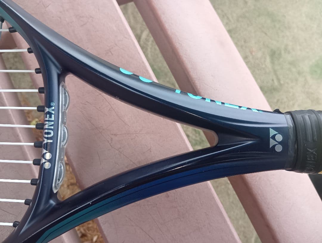 ヨネックス　イーゾーン YONEX EZONE 100 テニスラケット