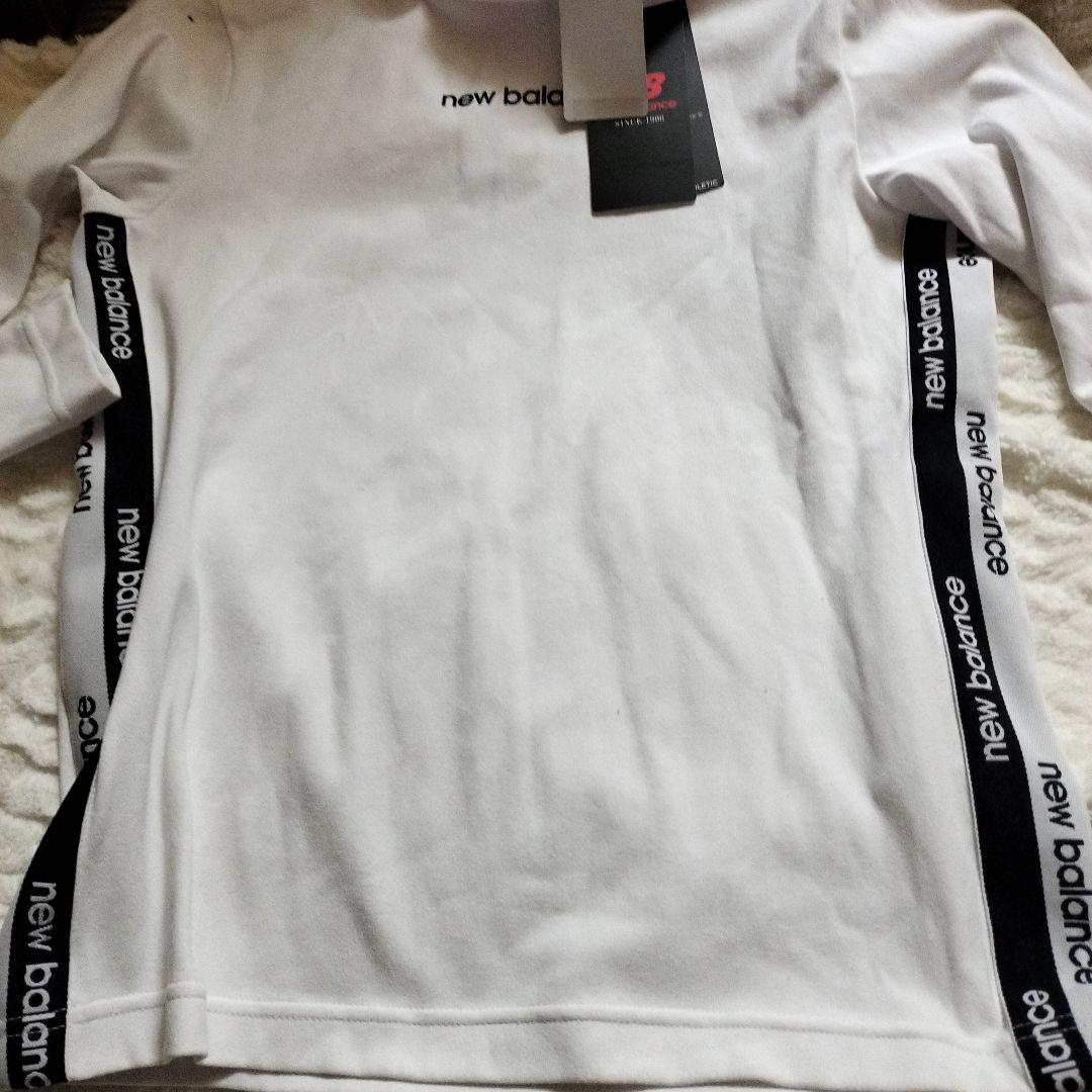 新品未使用2025年制new balance モックネックシャツ ホワイト即購入
