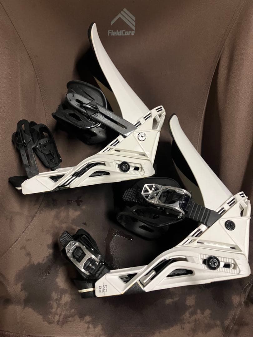 Salomon dirtrict Mサイズ 23-24