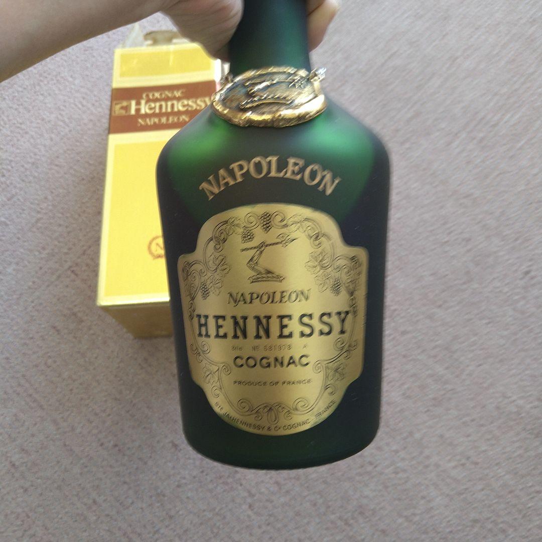 未開栓 ヘネシー ナポレオン コニャック 金キャップ 700ml 40% 箱付き