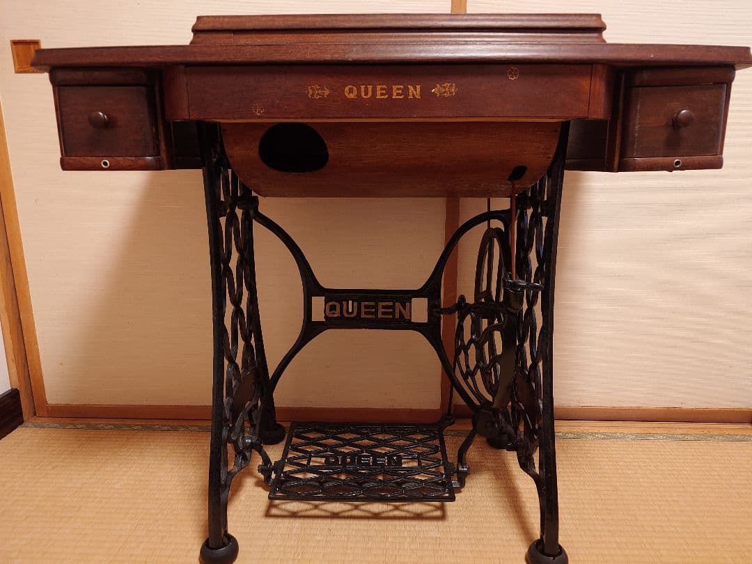昭和レトロ QUEEN アンティークミシンテーブル