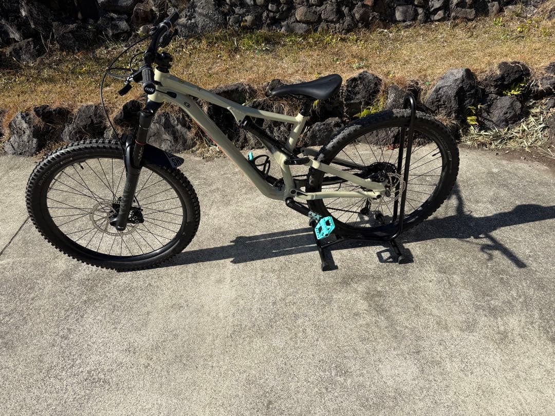 自転車本体 SPECIALIZED STAMPjumperSTAlloy 2019