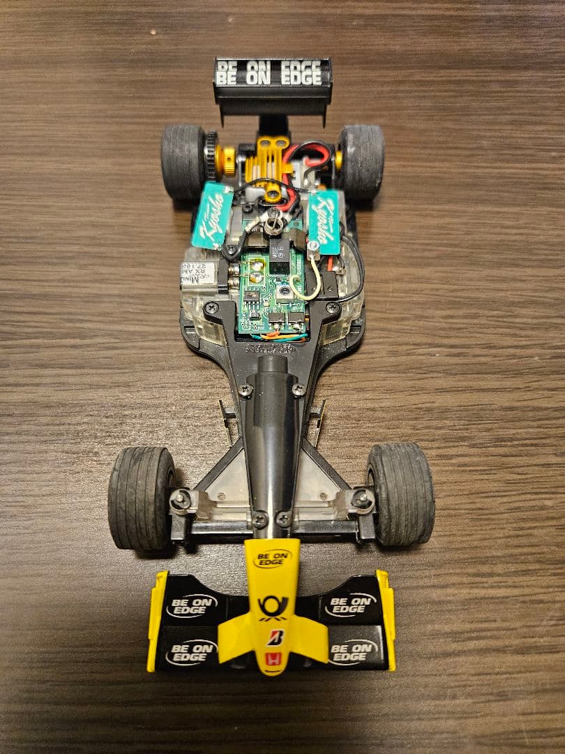 希少 販売終了佐藤琢磨モデル 京商ミニッツF1 シャーシ&ボディセット