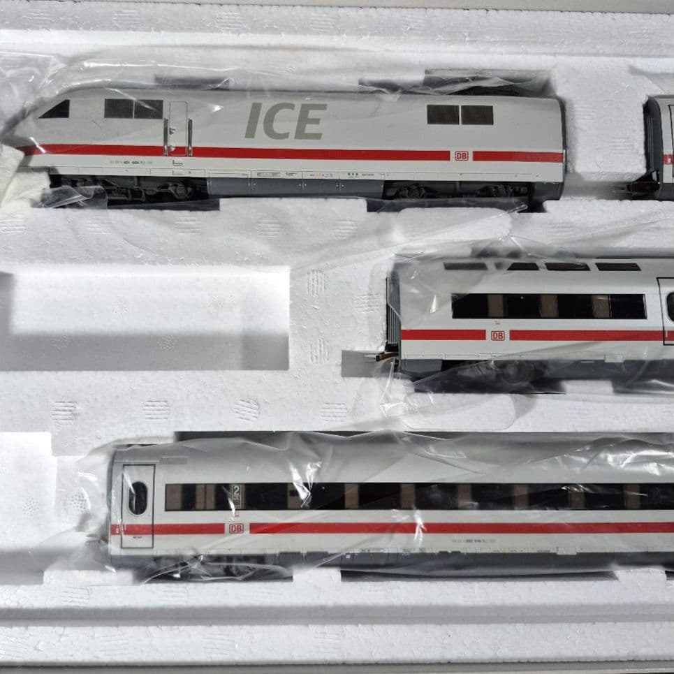 【欧州直輸入】Märklin メルクリン ICE HO 37702