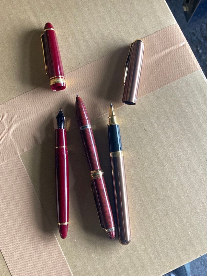 クラシック赤万年筆 金ペン先　K14