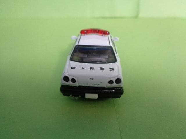 トミカリミテッドヴィンテージネオ　LV-N127a　スカイライン　パトロールカー