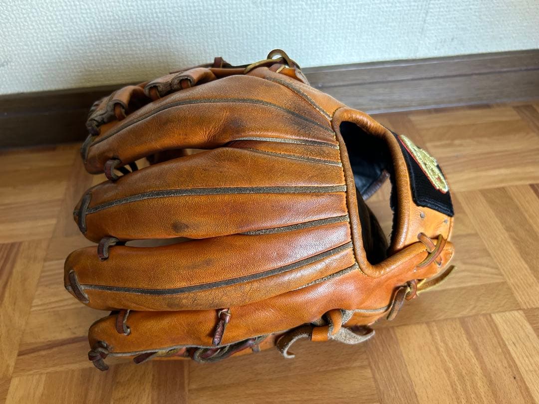 ドナイヤ　硬式グローブ　内野手用　山田哲人