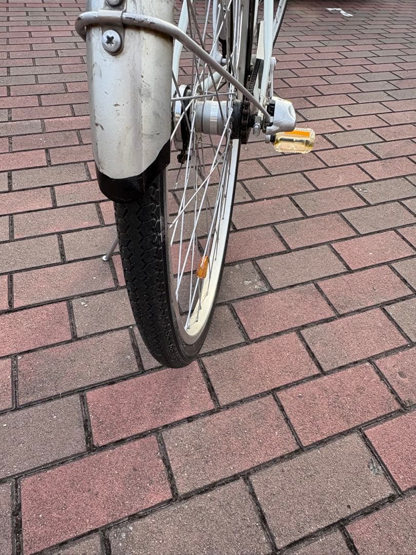 新品サドル/グリップ/ペダルの オートライト軽快車(27㌅)お届け出来ます。