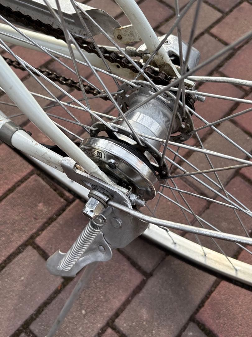 新品サドル/グリップ/ペダルの オートライト軽快車(27㌅)お届け出来ます。