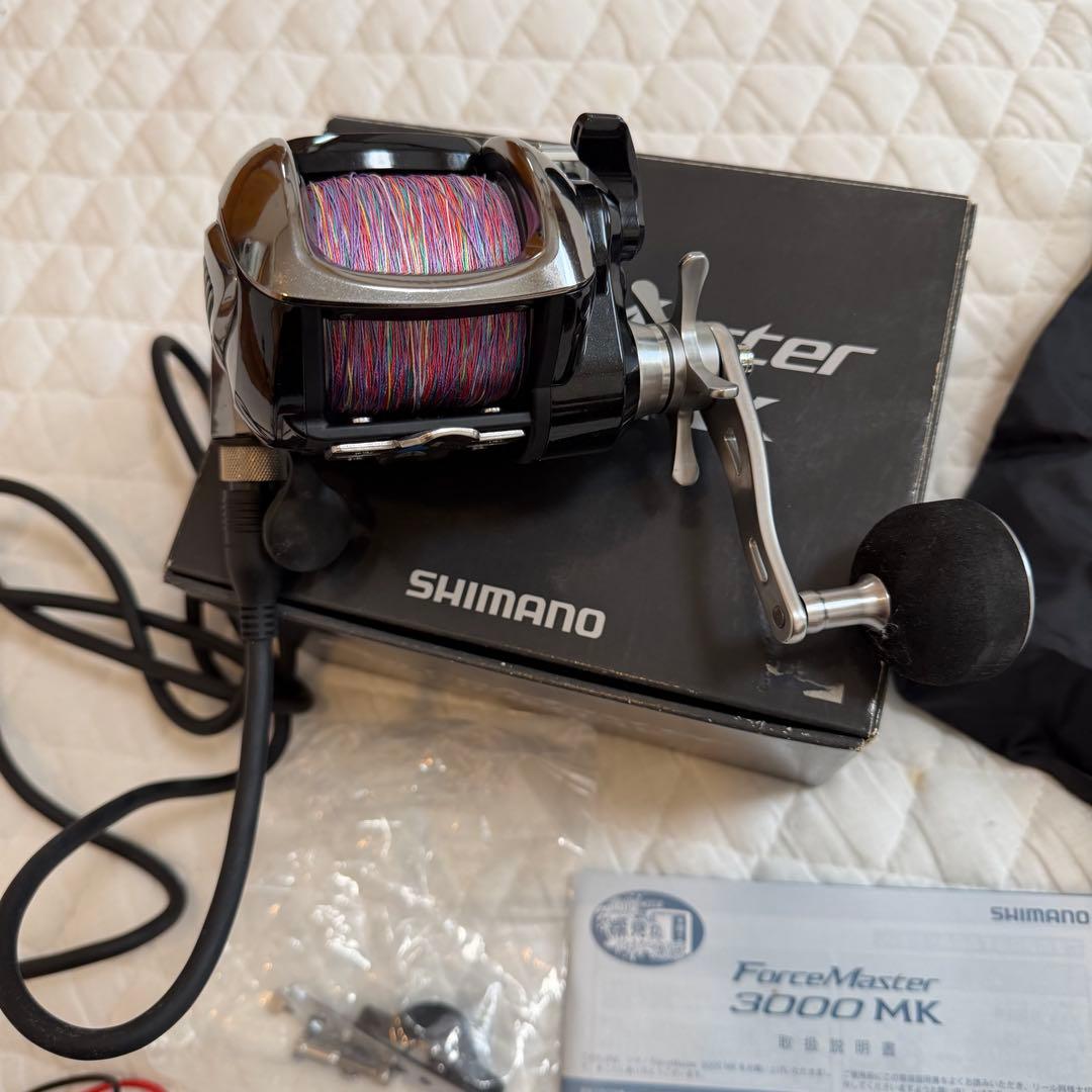 美品　電動リール フォースマスター　3000 PE4号300m付 右