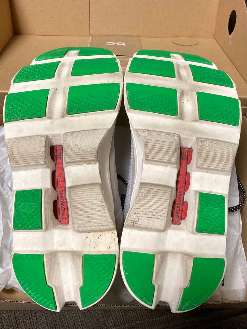 ランニングシューズ【ON】サイズ24