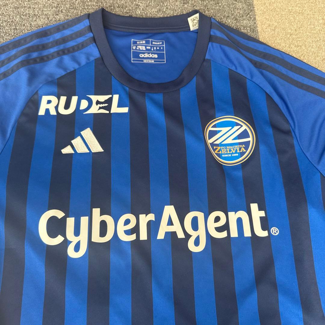 超美品　町田ゼルビア　ユニフォーム　adidas サッカーシャツ 青黒ストライプ