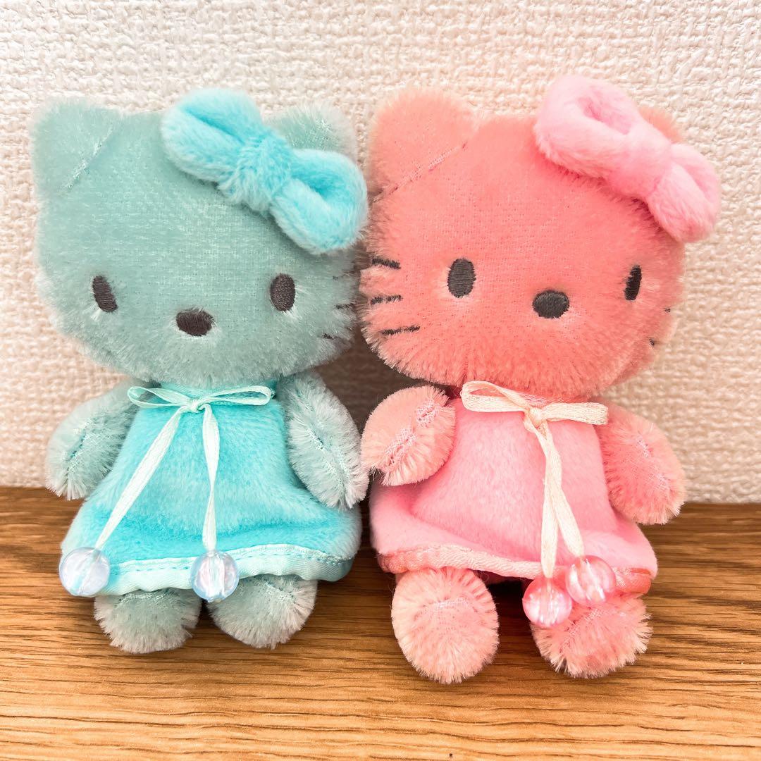 Sanrio ハローキティ　vivitix モヘアドール　ピンク　ブルー