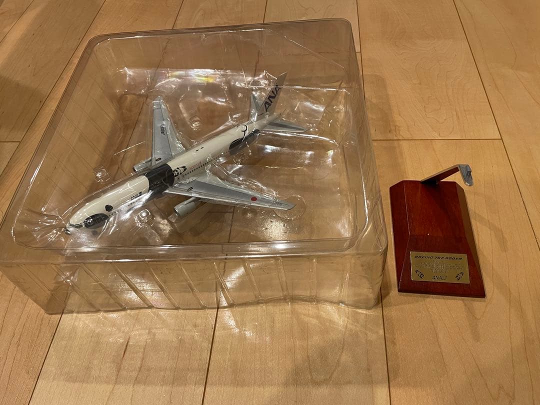 ANA ボーイング767-300ER 特別塗装モデル 1/200