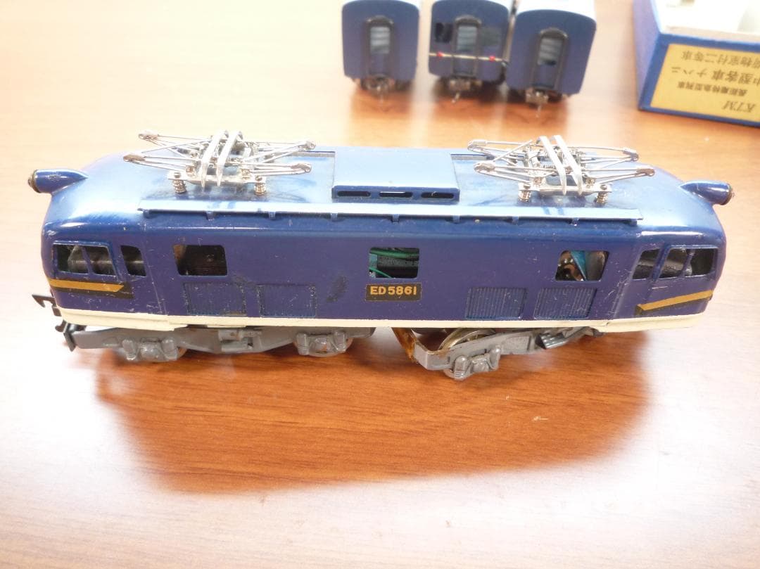 KTM　HOゲージ　鉄道模型　ED5861 電気機関車と客車セット