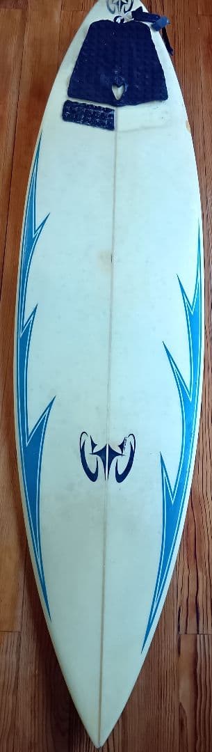 送料込みSOARサーフボード 190cmフィン付き