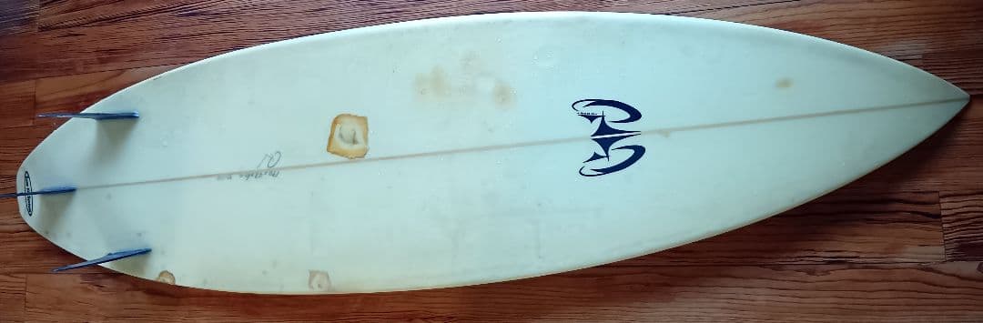 送料込みSOARサーフボード 190cmフィン付き