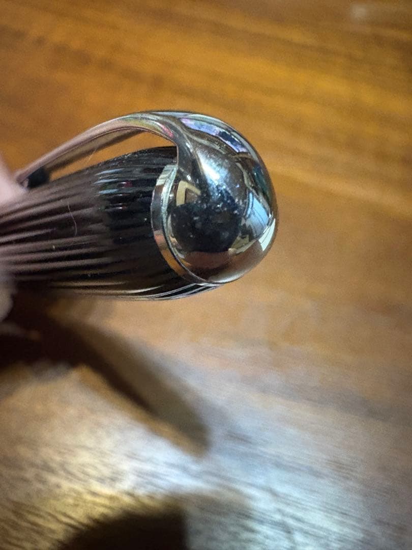 Cartier万年筆 ブラック　プラチナフィニッシュ