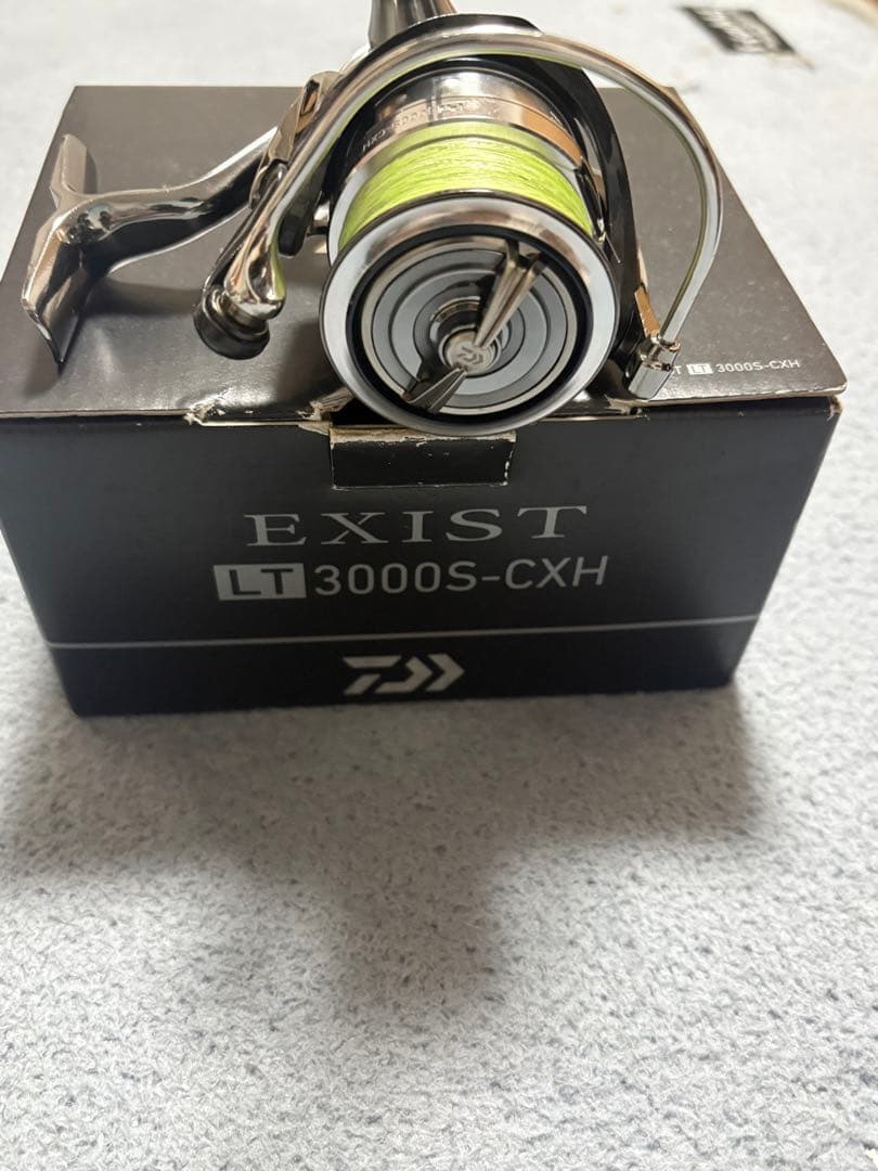 ダイワ18イグジストEXIST LT3000S-CXH 美品 スピニングリール
