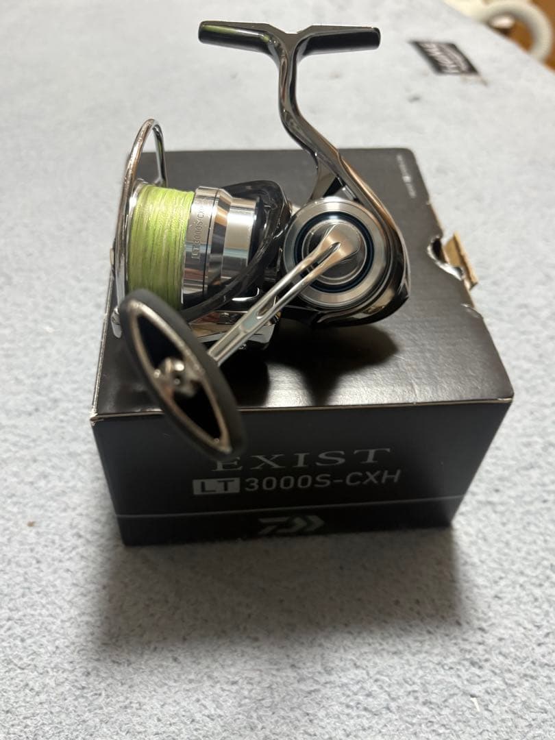 ダイワ18イグジストEXIST LT3000S-CXH 美品 スピニングリール