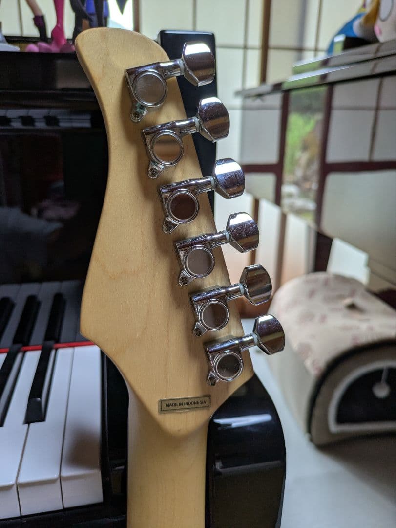 いたずらぐまのグルーミー　レッド エレキギター 　美品