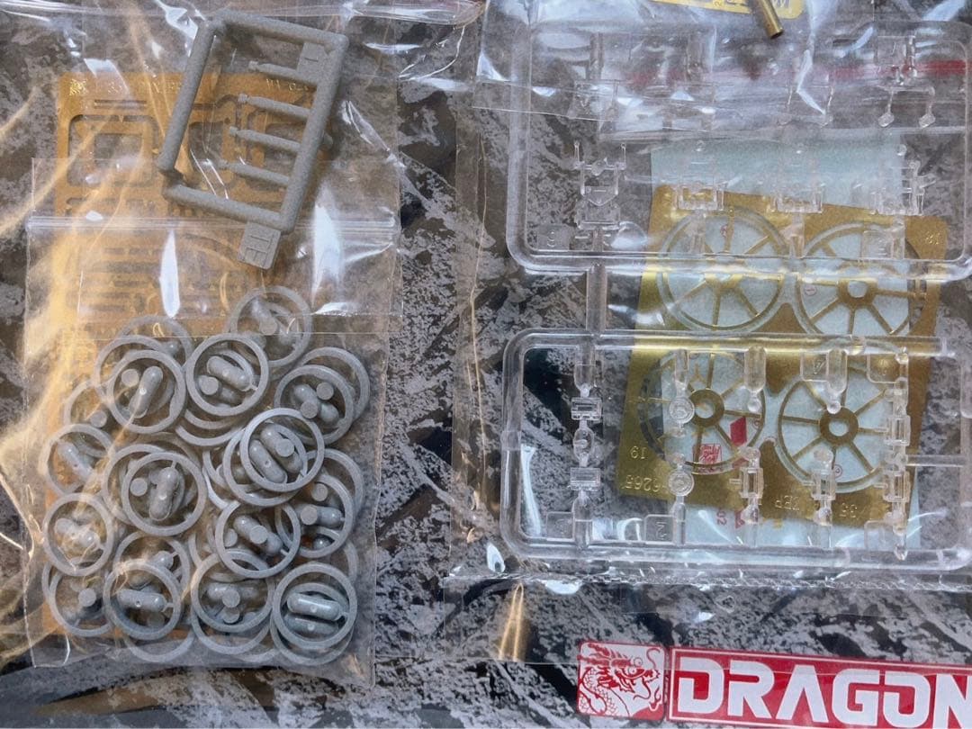 サイバーホビー 1/35 四号E型 潜水戦車 w/トレーラー ドラゴン 4号E型