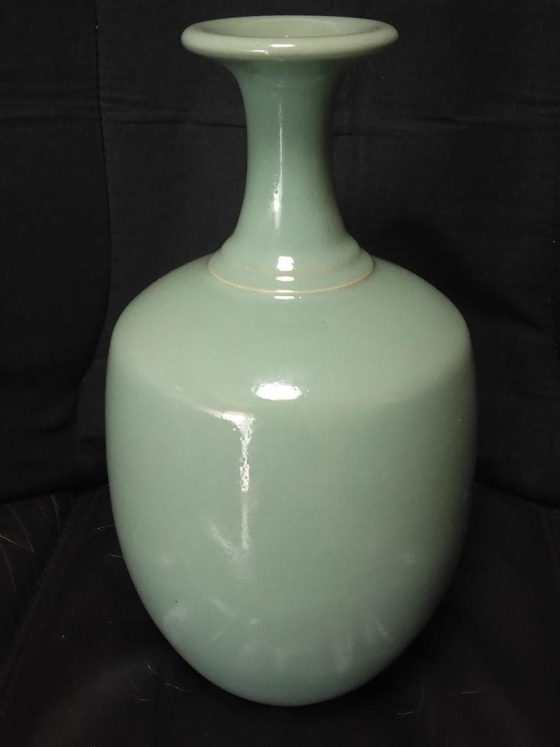 青磁花瓶「土肥刀泉」作　共箱付　無傷完品　約２８cm