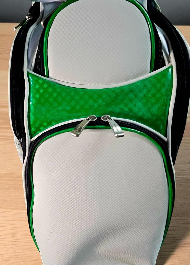 送料無料/美品　kissmark エナメル大型キャディバッグ ホワイト・グリーン