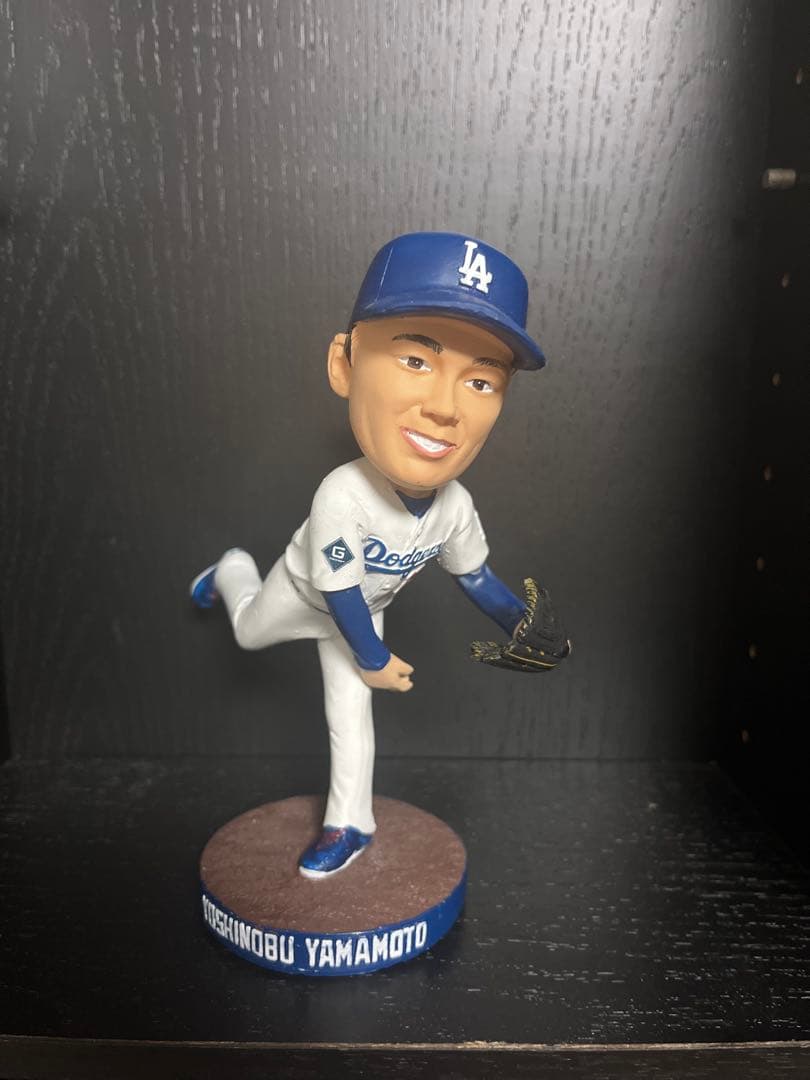 山本由伸　ドジャース　ボブルヘッド フィギュア