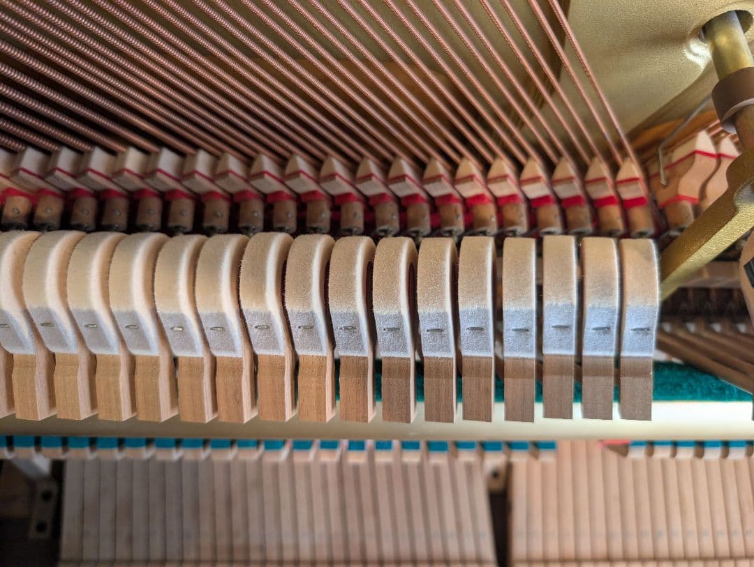 ​ヤマハ UX300 アップライトピアノ