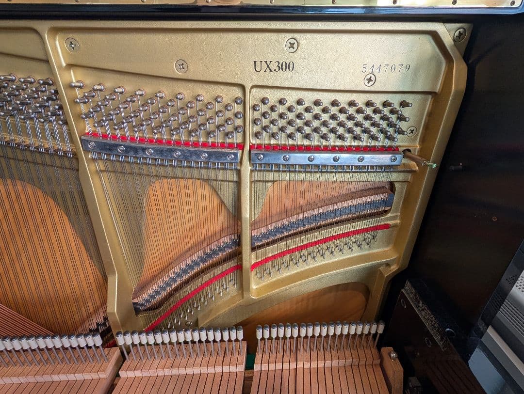 ​ヤマハ UX300 アップライトピアノ