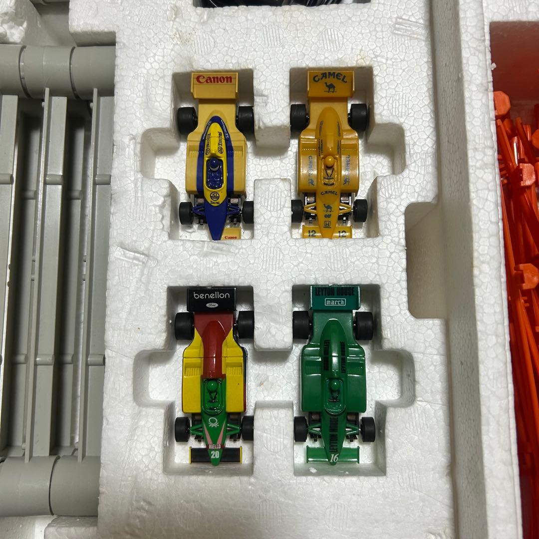 AFX HOスケールレーシング 4車輪鈴鹿サーキットセット F-1 XS-106