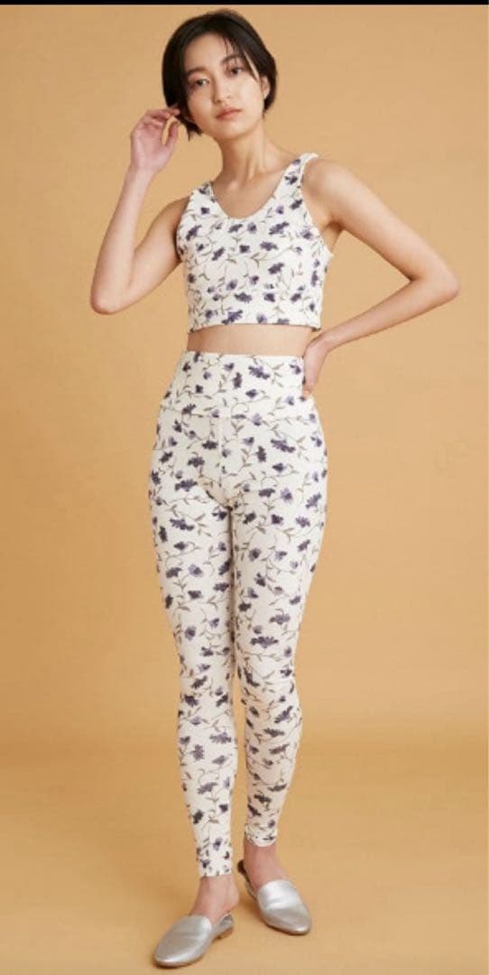 極美　emmi×aya エミヨガ×アヤ　コラボ　ヨガウェア　スミグレー　サイズ０