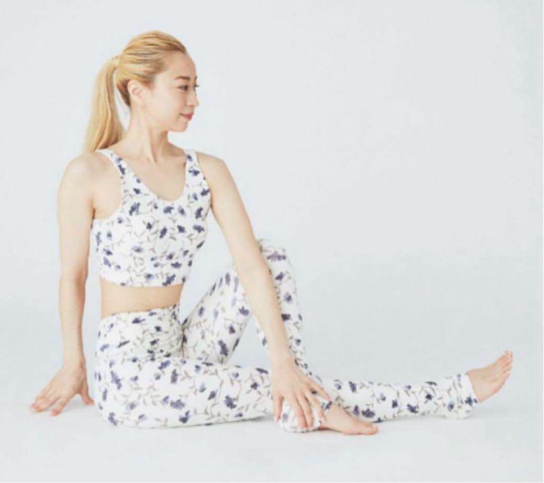 極美　emmi×aya エミヨガ×アヤ　コラボ　ヨガウェア　スミグレー　サイズ０