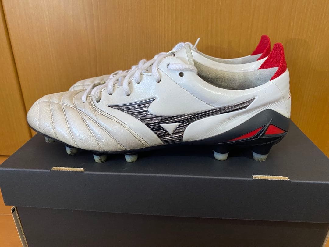 Mizuno サッカーシューズ ホワイト/レッド モレリアネオ4