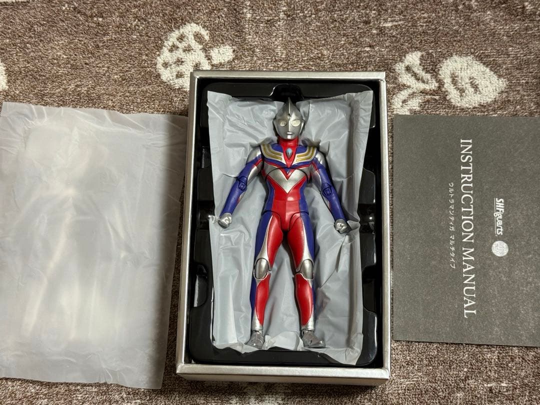 ウルトラマンティガ　　フィギュアーツ　真骨彫製法