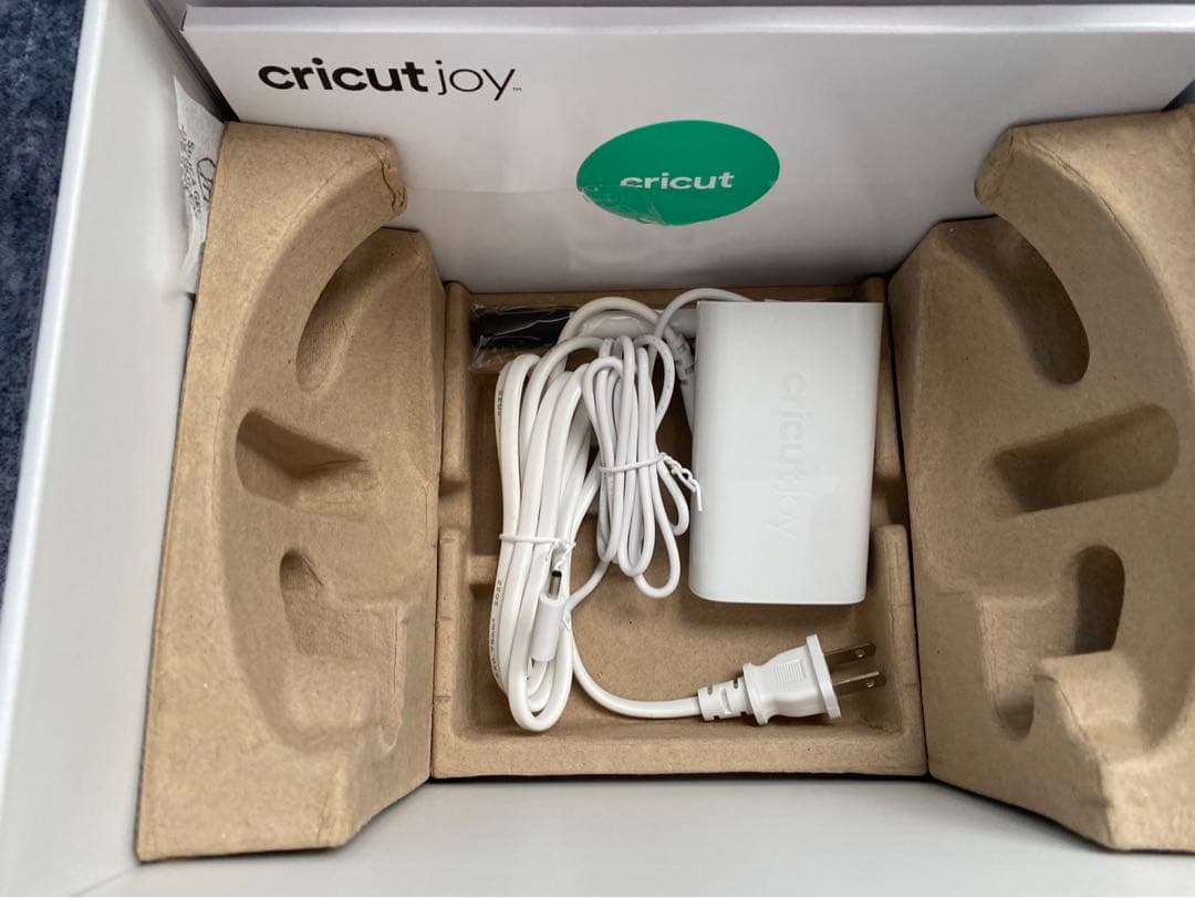 cricut カッティングマシーン