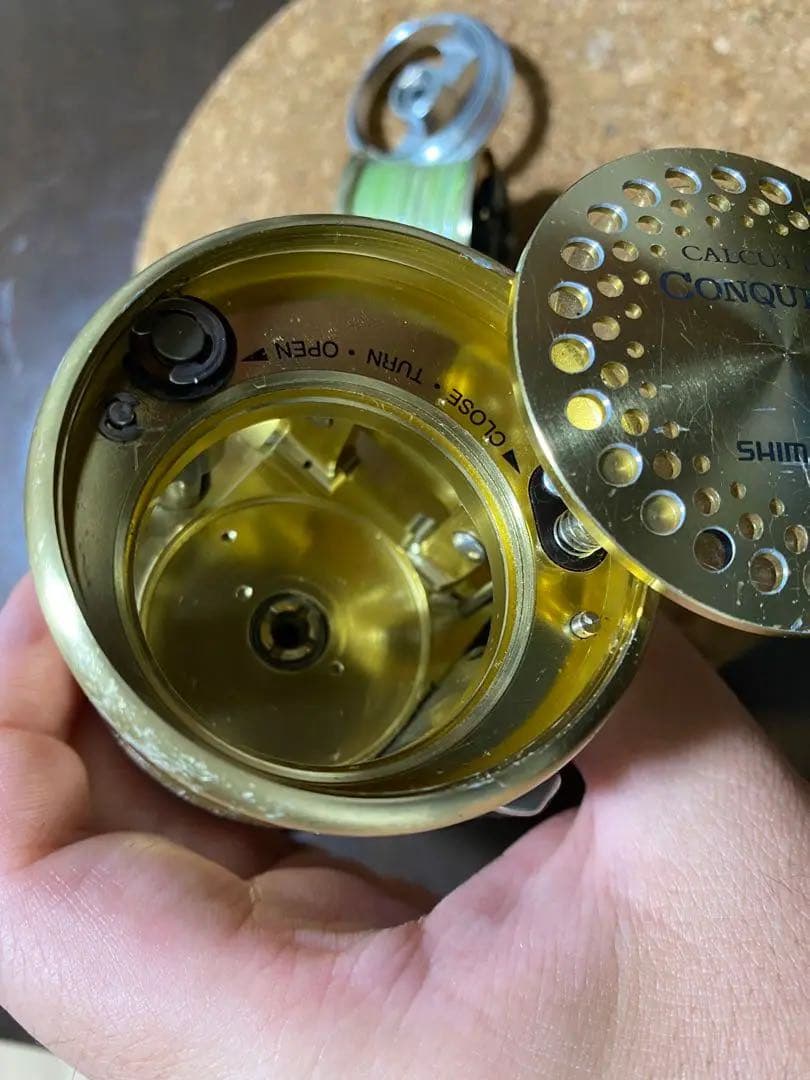 シマノ　カルカッタコンクエスト201 左巻き