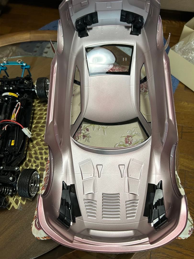 スカイラインGT-Rラジコンボディ1/10 タミヤ　塗装済み、未使用品。