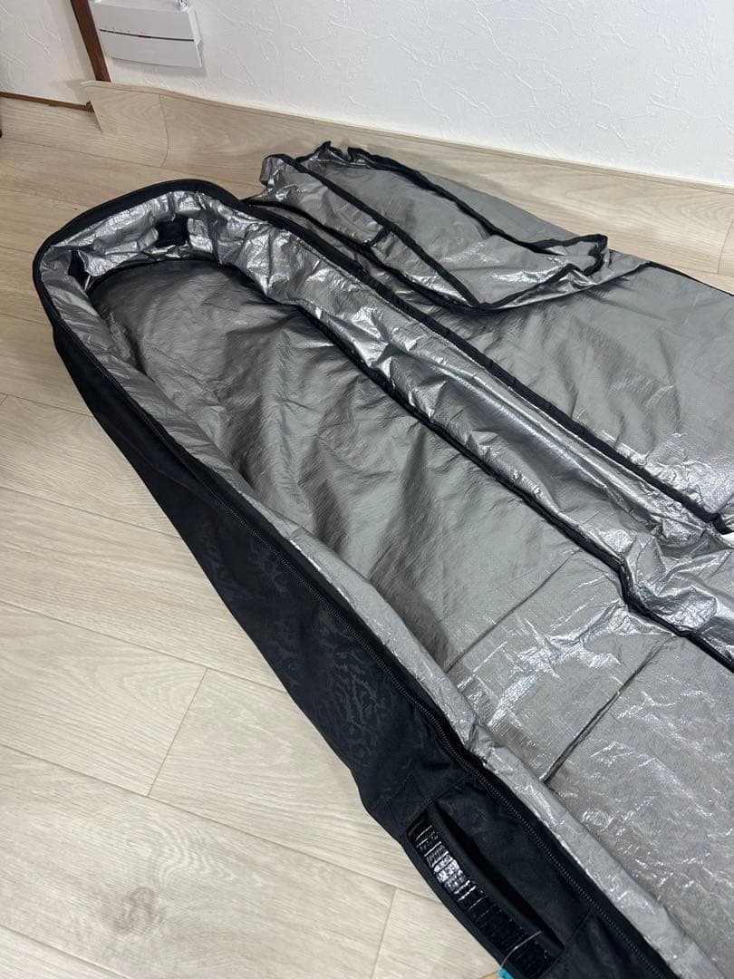 【タグ付き未使用品✨】DAKINE ダカイン　スノーボードケース　キャスター付き