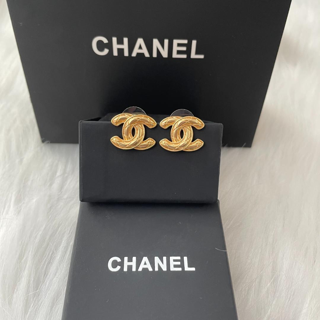 ゴールド CCCCロゴ ピアス