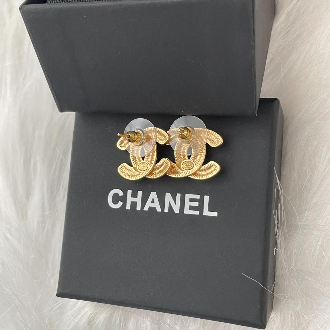 ゴールド CCCCロゴ ピアス