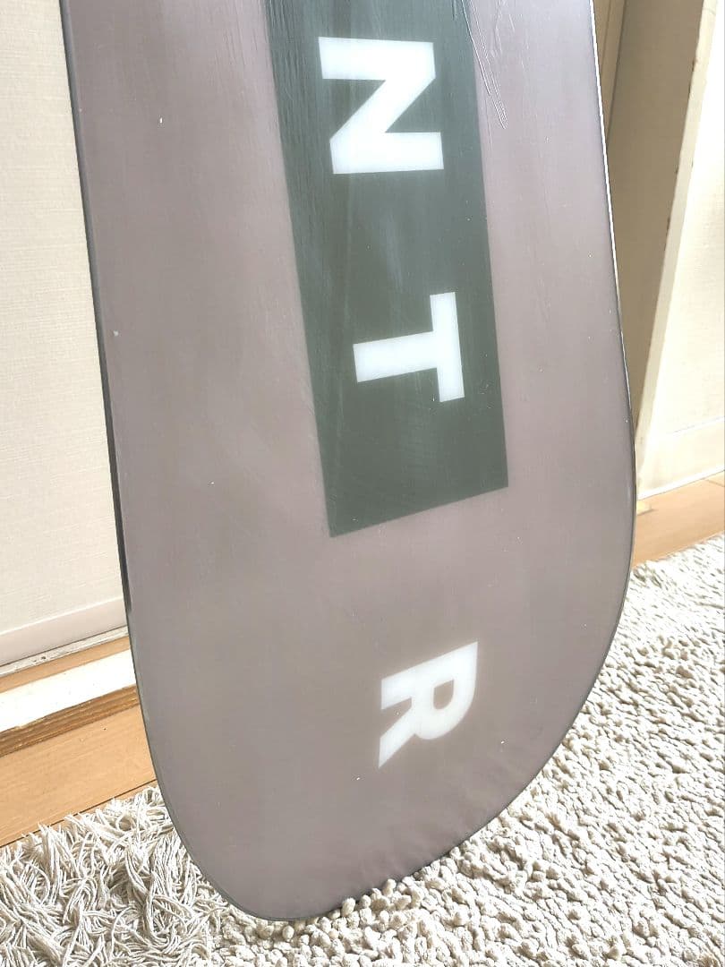 FNTC TNT R 24-25 143cm ベージュ　グラトリ　スノボ