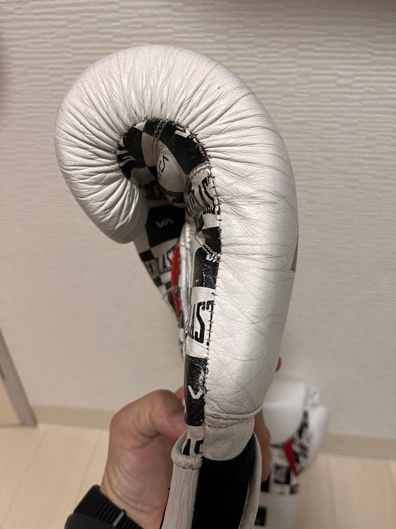 RVCA & EVERLAST 14 oz ボクシンググローブ 中古品